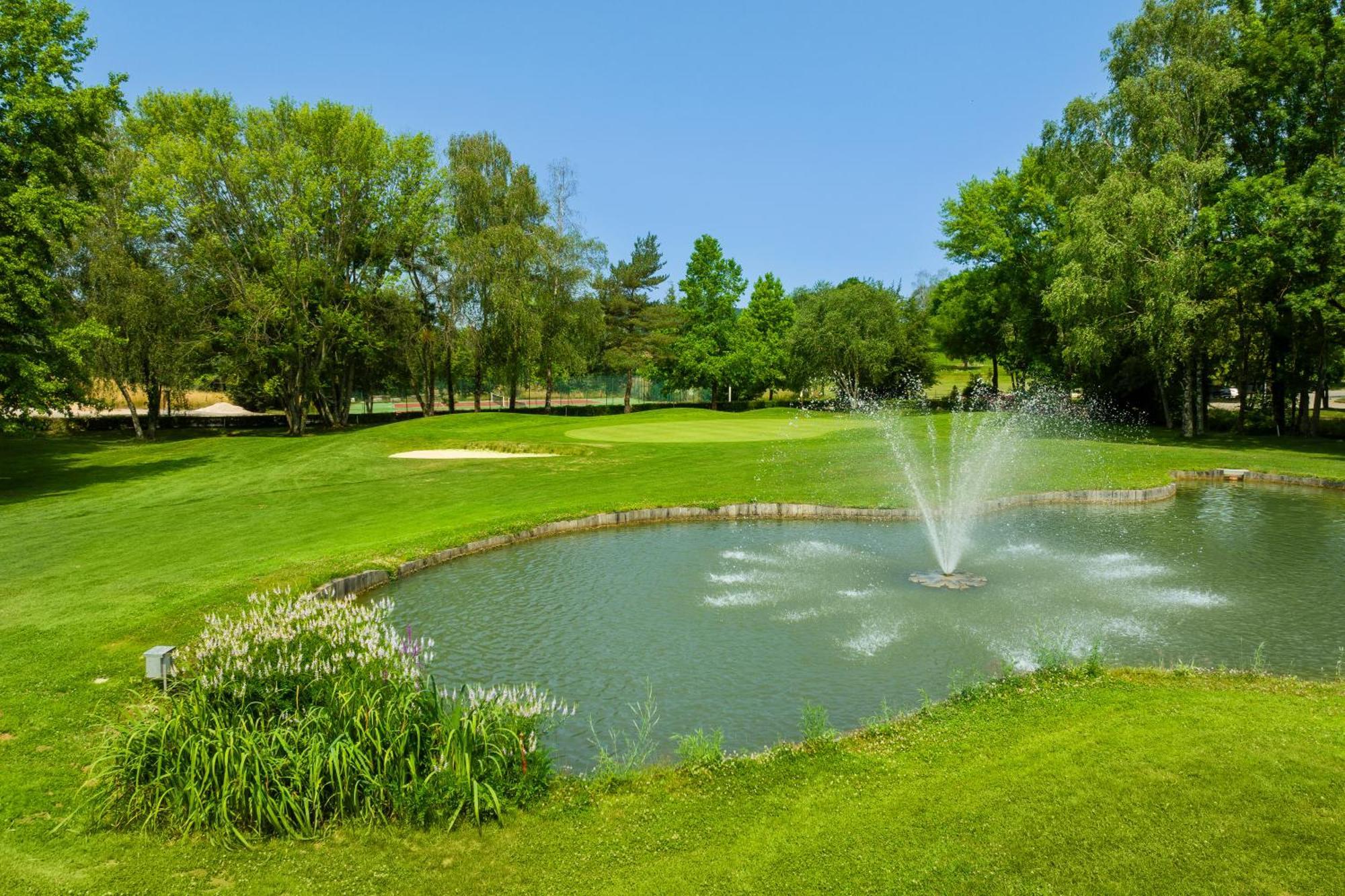Logis Hotel Golf Le Domaine Du Val De Sorne Vernantois Exterior foto